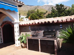 Al fresco cooking area